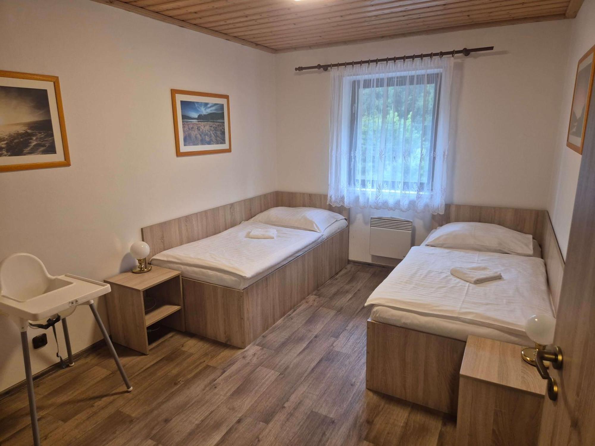 Penzion Hubert Mikulov v Krusnych Horach Ngoại thất bức ảnh